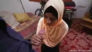 سكس نيك محجبة كبيرة في السن