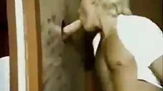 شاب جميل وصغير