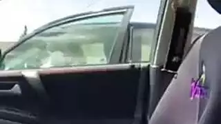 شب يدلك زبه حتى قذف المني