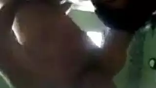 السيد المسيطر يمارس الجنس مع جميلة المؤخرة الكبيرة مثل حيوان جامح