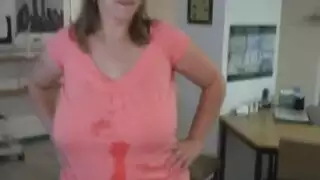 امرأة ألمانية تحصل على خبطت في نفس الموقف على بوسها كما على قدميها