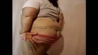 مفلسة وتتوسل للجنس الصريح