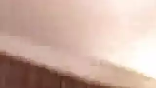 مصفوعة ومضروبة شرجياً على الأريكة