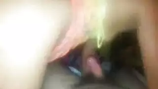 شباب صغار يمارسون الجنس مع فتيات ذوات مؤخرات كبيرة في مشهد إباحي