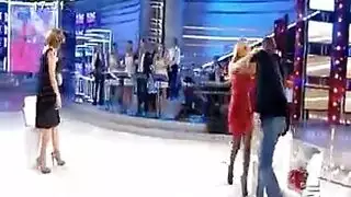 جنس جماعي إباحي: قضبان متعددة تملأ حبيبات الصحراء