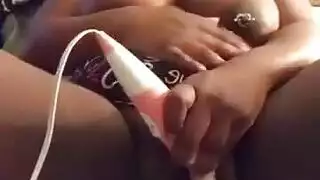 بيت ممتلئ: كل الثقوب مملوءة بقضيب أسود كبير