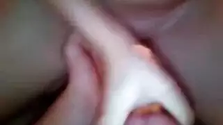 جلسة نيك لمراهقة على الويبكام: تلعب بأثدائها الكبيرة وتئن بصوت عالٍ