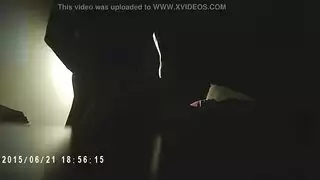 تدريب عاهرة أوروبية على الجنس الجماعي في الهوت بوكس