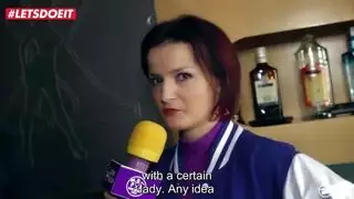 خلف الكواليس: مقدم التلفزيون يمارس الجنس مع ضيفه على الكاميرا