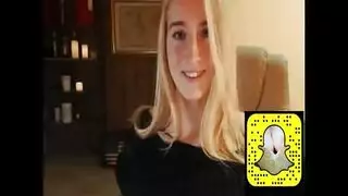 بنت جميله بتستعرض جسمها علي سناب شات