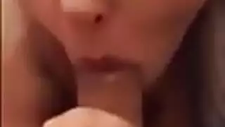 ركوب عنيف في الحضن أنات وضربات عميقة