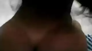 فتاة يابانية صغيرة في علاقة جنسية جماعية