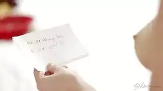 لقاء سحاقي: تلميس عنيف، لحس الفرج، وقذف مذي على الوجه