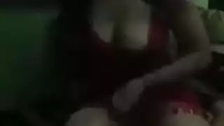 مشهد صريح: فتاة مغربية تطلب عضواً ضخماً