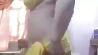 رقص إباحي قوي مع عاهرات عاريات