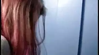 الأولاد الأشقياء يمتعون أنفسهم: فيديو جنس حقيقي في السجن