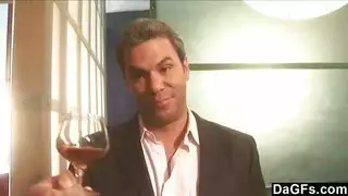 سكس واقع افتراضي قوي: بنات عاهرات يتوسلن لشرج خشن