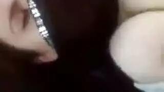 بدوية غير مخلصة تحب سكس السيارات الخشن