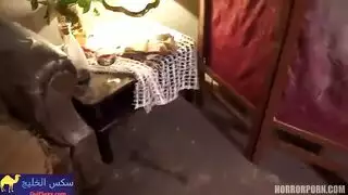 إباحية مسكونة: نيك وحشي في قصر طقوس