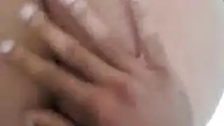 فتاة المزرعة الألمانية يتم ركوبها بواسطة حصان في فيلم إباحي وحشي