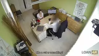 سكس شرجي جامد في المكتب للقحبة أم بزاز رهيبة مقابل المال