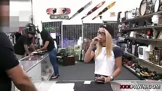 مشهد إباحي غير مقطع: تحقيق هزات جماع متعددة