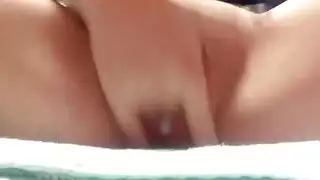 مراهقة ممتلئة الجسم بي بي دبليو تتعرى تمامًا لجلسة كاميرا ويب إباحية