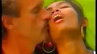 ثدي كبير من عقد الإباحية الديسكو