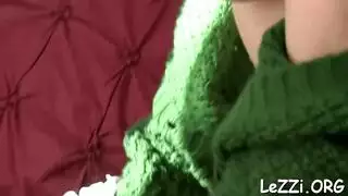 تدليك يدوي عدواني ولحس جشع للفرج