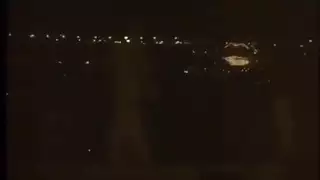 الاطفال الذين يعيشون في حي حار او حي في منتصف الشتاء