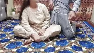 جماع شرجي قاس: فتاة باكستانية تخضع لرئيسها العربي