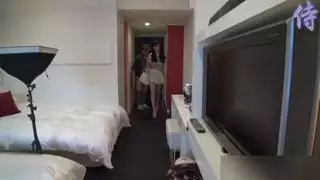 أم آسيوية تتعامل ببراعة مع القضيب الكبير والجنس الشرجي الخشن