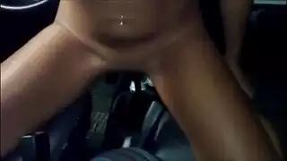 جنس صريح مع فتكة متجر السيارات: فعل خشن وتصوير كاميرا