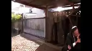 تلميذة وقحة تمتلكها عشيقتها السحاقية بقوة