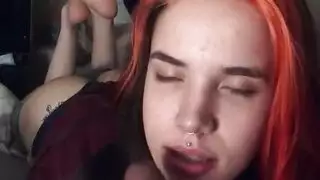 جنس عنيف في المطبخ والحمام مع مداعبة بالقدمين