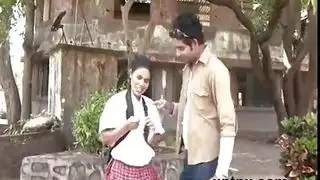 فتحات شرج مراهقات مشعرة في مشهد سحاقي صريح