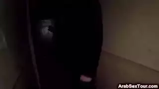 مصة قوية من امرأة عربية مثيرة