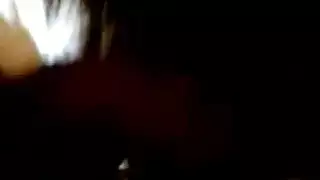 فيديو إباحي: عاهرة عربية تُملأ فتحاتها بقوة