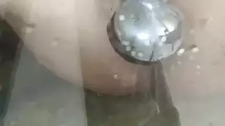 الاختراق الأول: عذراء مراهقة تستمني ويتم ملء فرجها