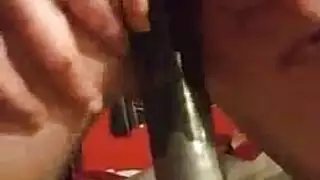 مراهقة سمراء تئن بشدة في مشهد عرقي