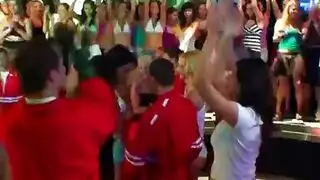 أشرطة سكس بانحناء الزمن نيك عاري وحلق عميق