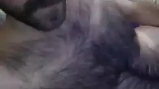 شقراء تأخذه على المكتب من قضيب رجل ملتحي في هذا الفيلم الإباحي