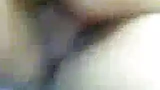 عارضة تمص وتنك قضيب المصور الكبير في وقت الظهيرة