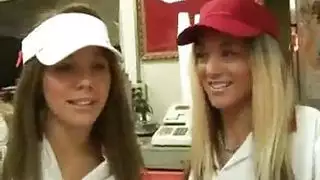 مؤخرة مشعرة تحصل على نيك شرجي عميق وقذر