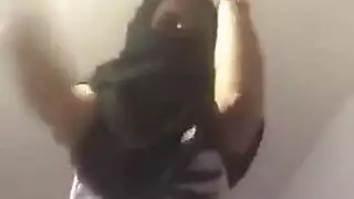 إباحية عربية قاسية: جنس جماعي وقذف