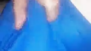 بعد اللعق، يختنق بقضيب الجار الأسود السميك