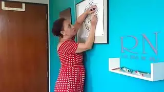 ورشة ديسي إباحية: أجساد عارية، طلاء مبلل، وفن صريح