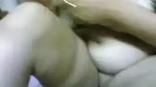 فيلم إباحي: جلسة شرمطة الزوجة الشهوانية موني مصورة من الزوج