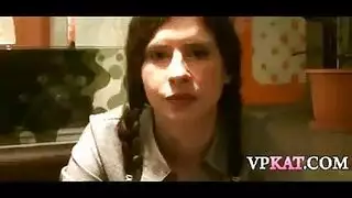 صديقة فاسقة تأخذ قضيباً سميكاً بعنف