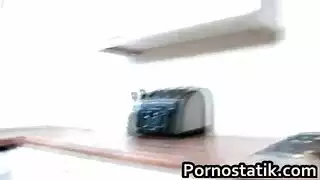 شقراء مراهقة مقيدة وتمارس الجنس في فيديو هاوي صريح